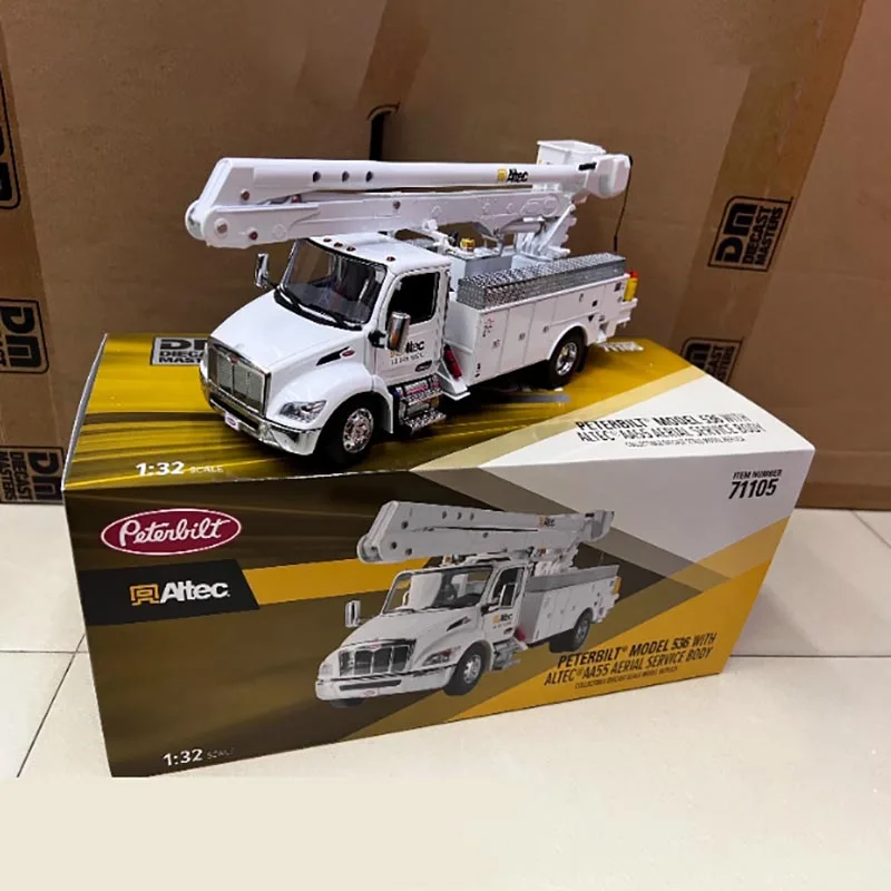 Peterbilt 536 Diecast Model 1:32 Scale 3 Peterbilt 536 Diecast Model 1:32 Scale - Image 3