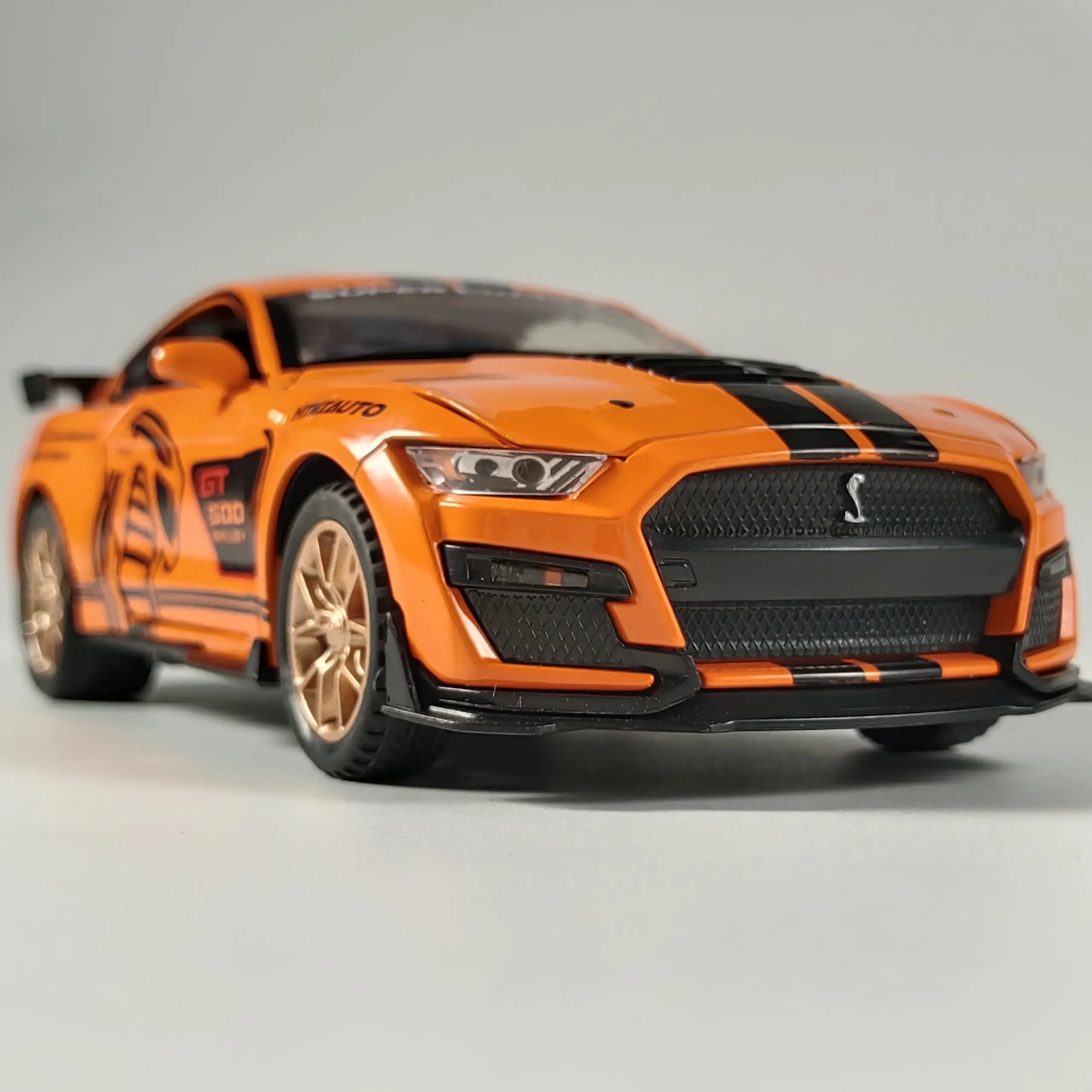 1:32 Scale Ford Mustang Viper GT500 Model 4 1:32 Scale Ford Mustang Viper GT500 Model - Image 4