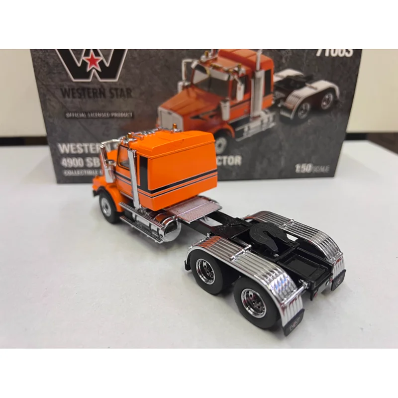 Western Star 4900 SB 1:50 Scale Model Truck 6 Western Star 4900 SB 1:50 Scale Model Truck - Image 6