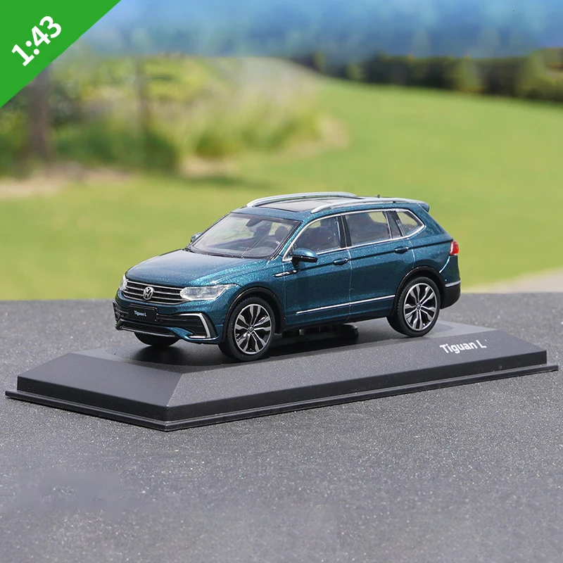 2022 Volkswagen Tiguan 1:43 Scale Model SUV 6 2022 Volkswagen Tiguan 1:43 Scale Model SUV - Image 6