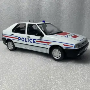 1/18 Scale Renault 19 Police Car Model 9 S447ee204a5204a3f8abcc0f3208ce5804