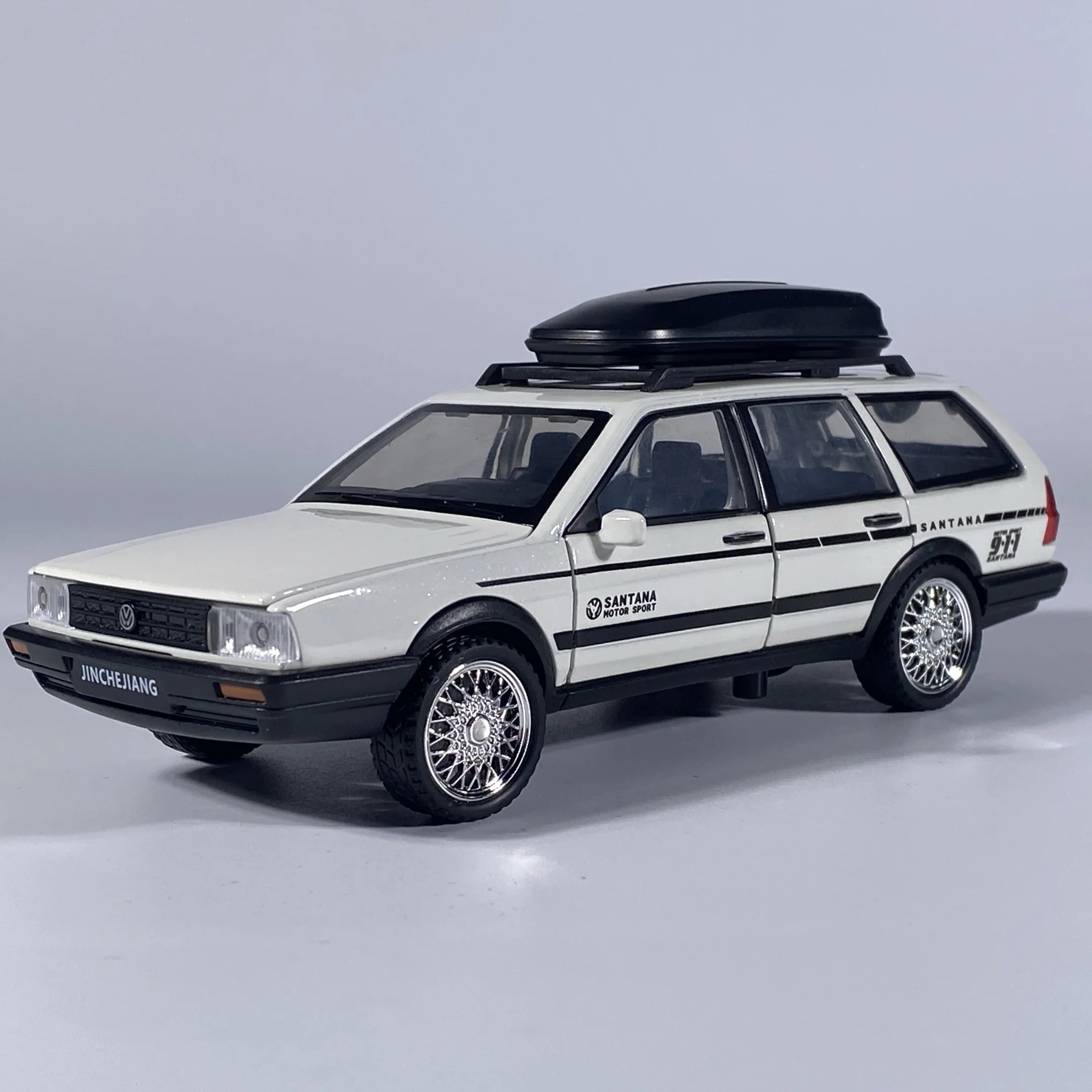 Volkswagen Santana Wagon 1:32 Diecast Model 12 Volkswagen Santana Wagon 1:32 Diecast Model - Image 12