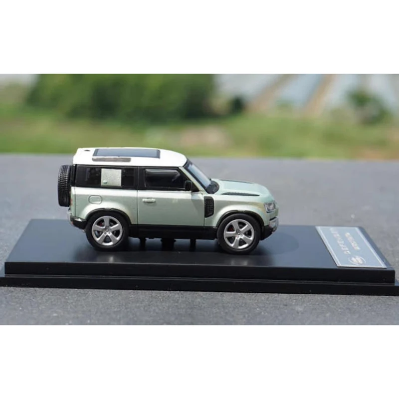 Diecast 1:64 Scale Defender 90 Model 6 Diecast 1:64 Scale Defender 90 Model - Image 6
