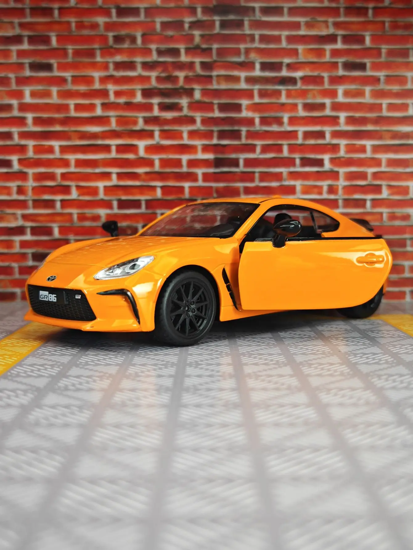 1:28 Scale Toyota GR86 Diecast Model in Blue 4 1:28 Scale Toyota GR86 Diecast Model in Blue - Image 4