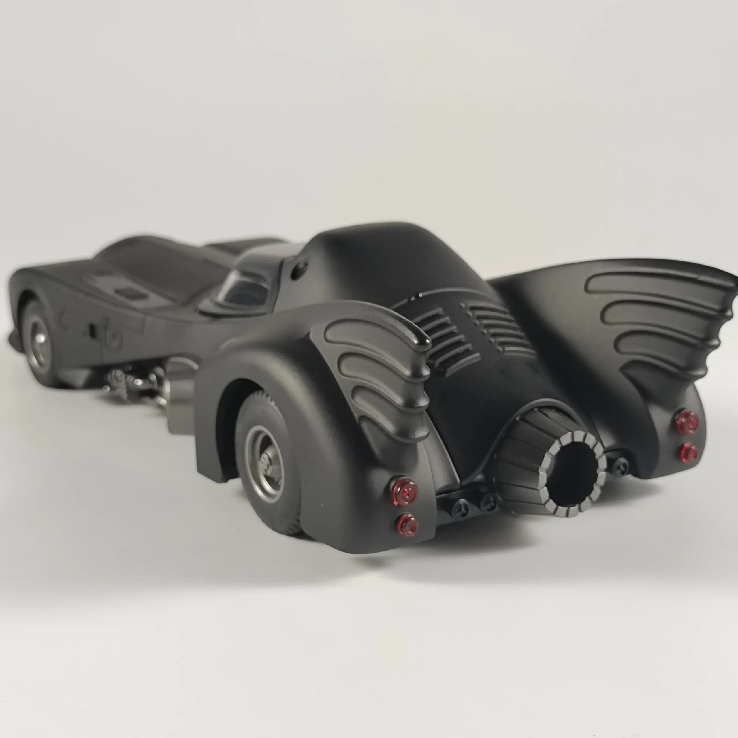 1:24 Scale Diecast 1989 Batmobile Model 5 1:24 Scale Diecast 1989 Batmobile Model - Image 5