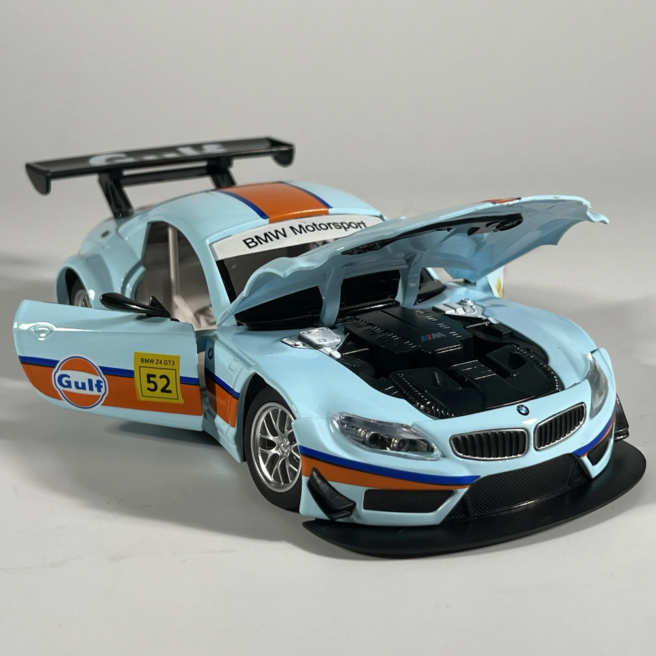 BMW Z4 GT3 1:24 Scale Diecast Model 5 BMW Z4 GT3 1:24 Scale Diecast Model - Image 5