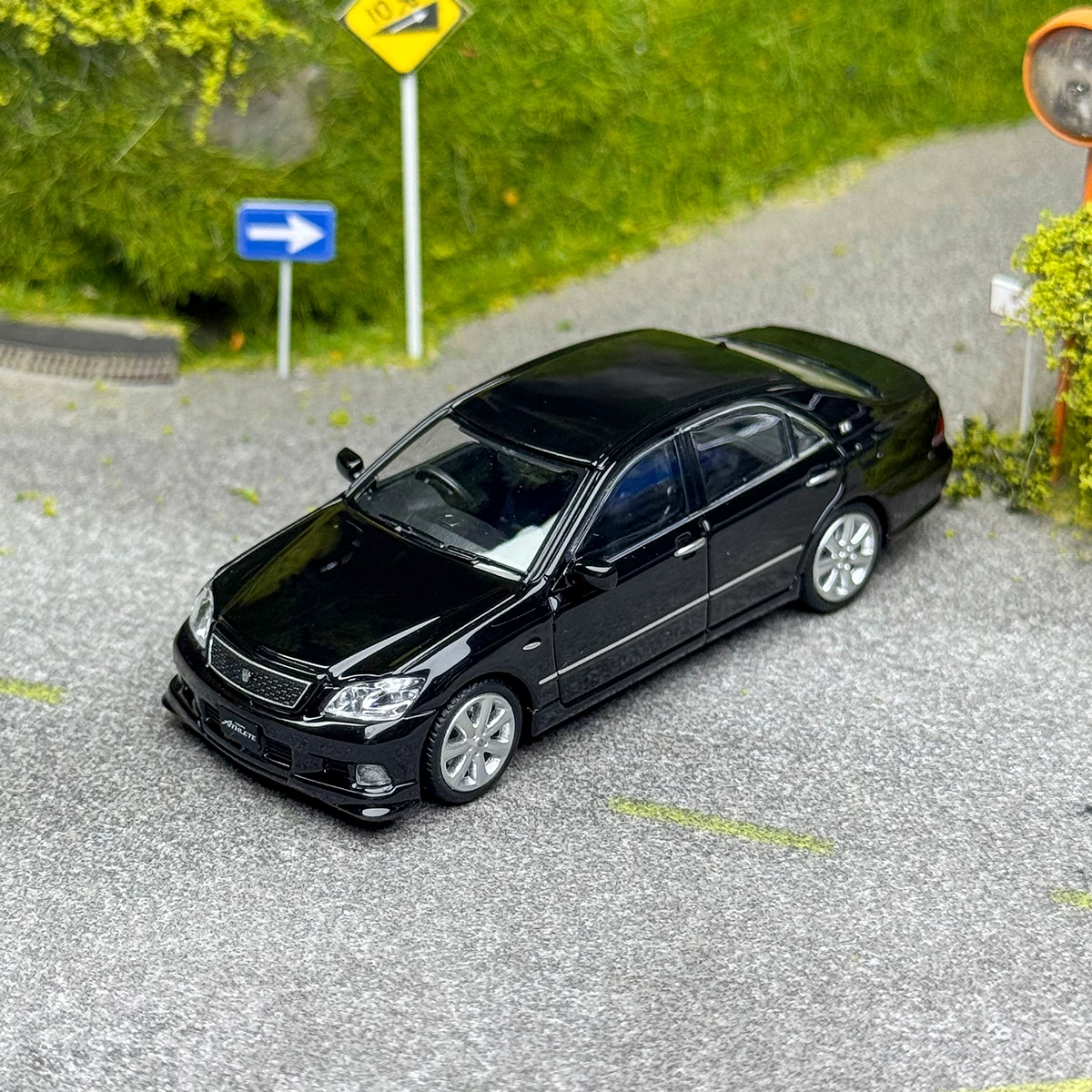 ZOOM 1:64 Crown Athlete Diecast Car Set 7 ZOOM 1:64 Crown Athlete Diecast Car Set - Image 7