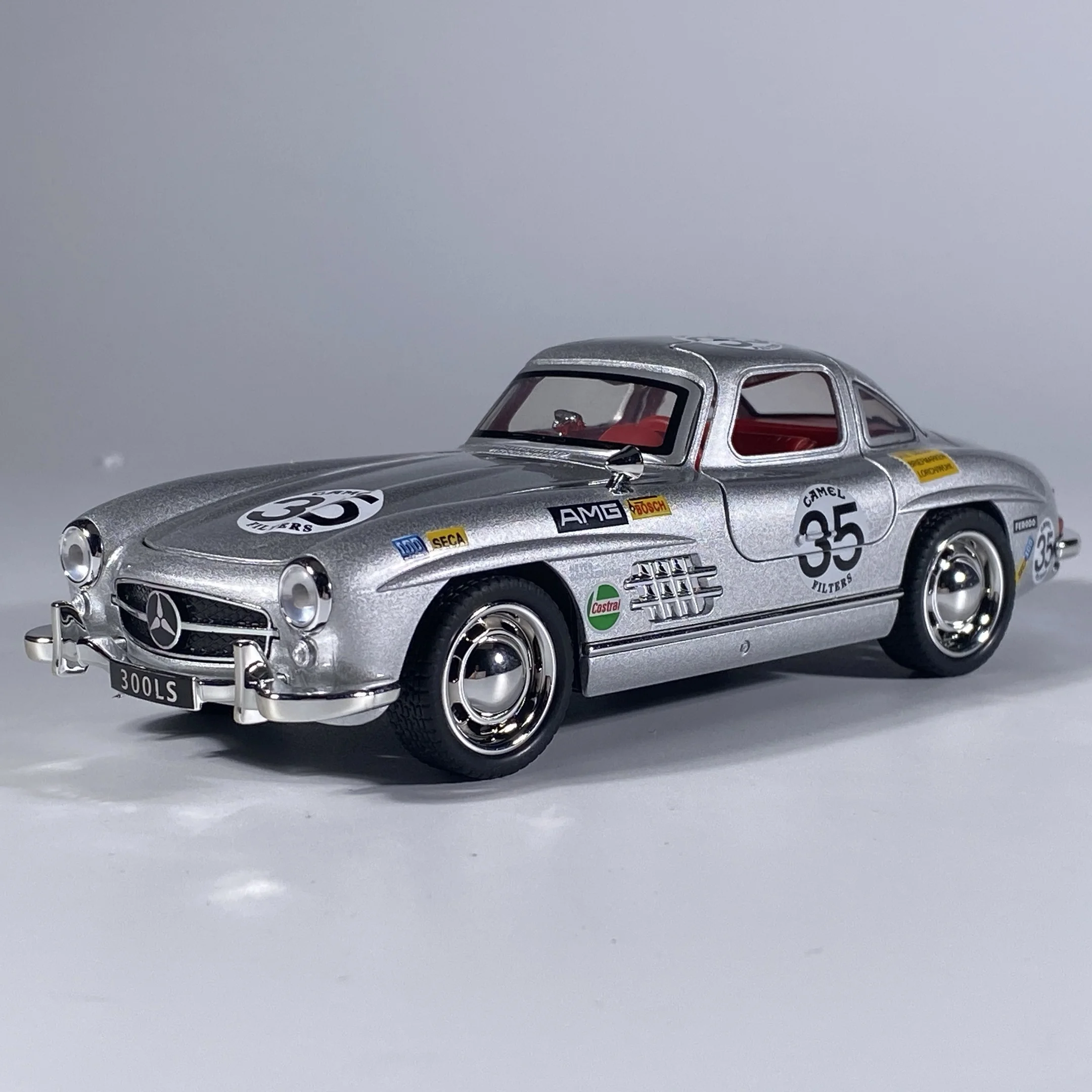 1:32 Scale Benz 300SL Diecast Model Car 7 1:32 Scale Benz 300SL Diecast Model Car - Image 7