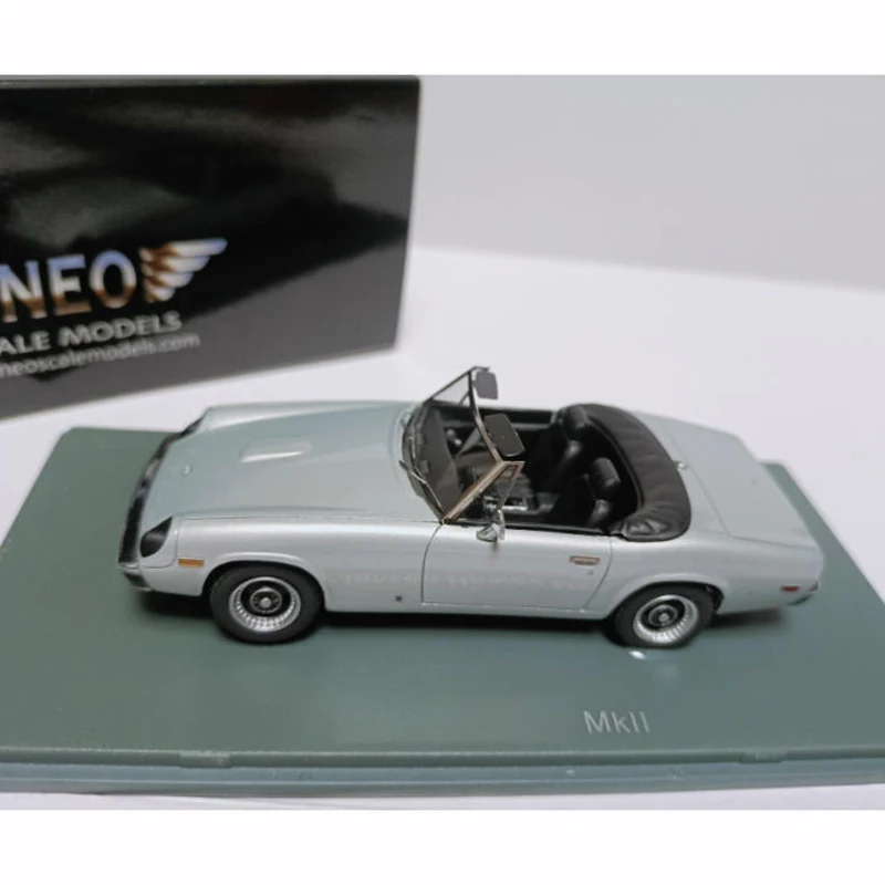 Neo 1/43 MKII 1972 Resin Sports Car Model 4 Neo 1/43 MKII 1972 Resin Sports Car Model - Image 4
