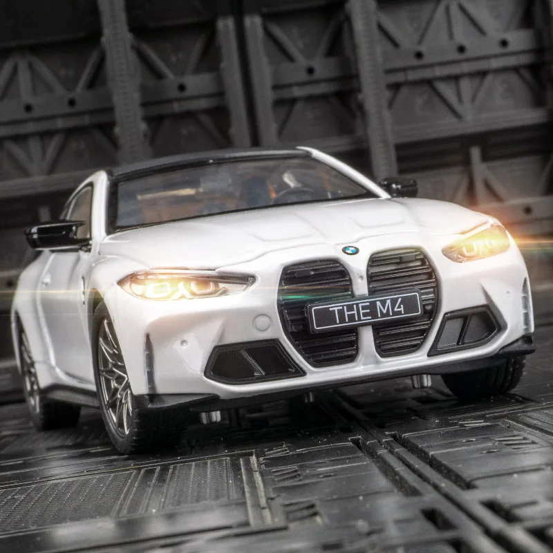 BMW M4 G82 1:24 Diecast Model with Lights 2 BMW M4 G82 1:24 Diecast Model with Lights - Image 2