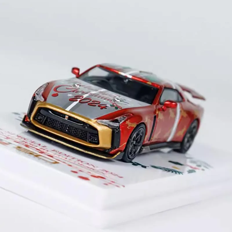 INNO Models 1:64 GT R50 2024 Christmas Model 4 INNO Models 1:64 GT R50 2024 Christmas Model - Image 4