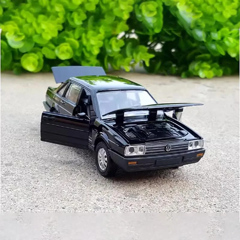 1:32 Scale Santana Diecast Model Car 6 1:32 Scale Santana Diecast Model Car - Image 6