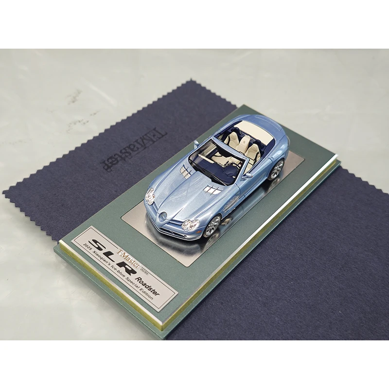 T.Master 1:64 SLR Convertible Model in Blue 2 T.Master 1:64 SLR Convertible Model in Blue - Image 2