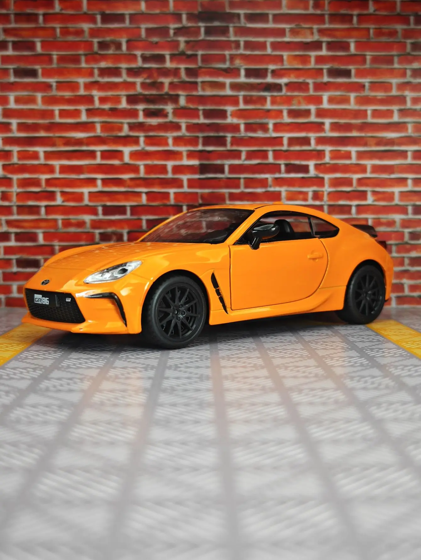 1:28 Scale Toyota GR86 Diecast Model in Blue 6 1:28 Scale Toyota GR86 Diecast Model in Blue - Image 6