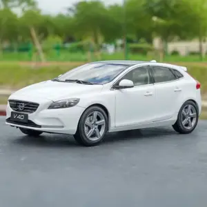 Volvo V40 1:18 Diecast Model SUV Collector's Item 15 S5d220d2a1eb94602a42bb37372acd0424
