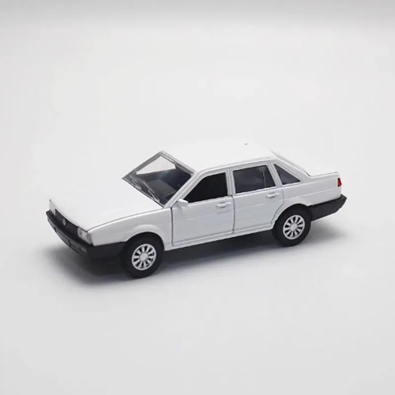 Diecast 1:32 Scale Santana Model Car 3 Diecast 1:32 Scale Santana Model Car - Image 3