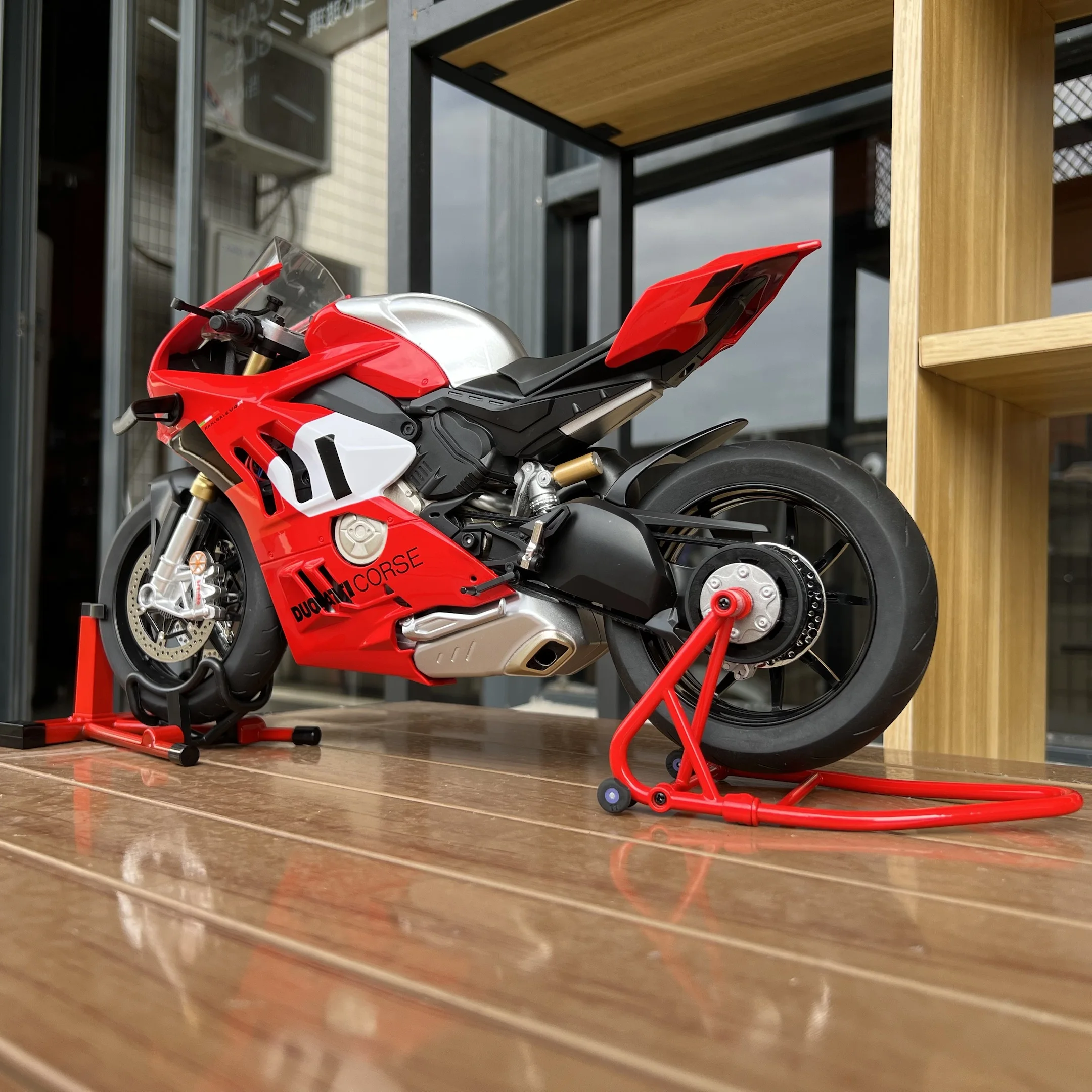 Ducati V4S Racing Motorcycle 1:6 Scale Model 4 Ducati V4S Racing Motorcycle 1:6 Scale Model - Image 4