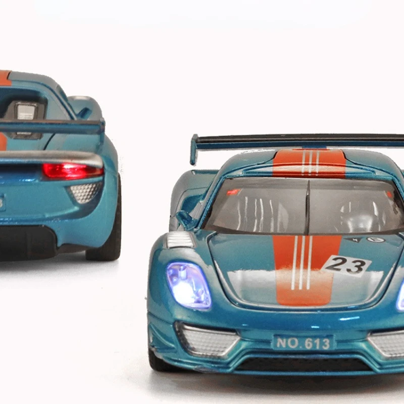 Porsche 918 1:32 Scale Diecast Model Car 4 Porsche 918 1:32 Scale Diecast Model Car - Image 4