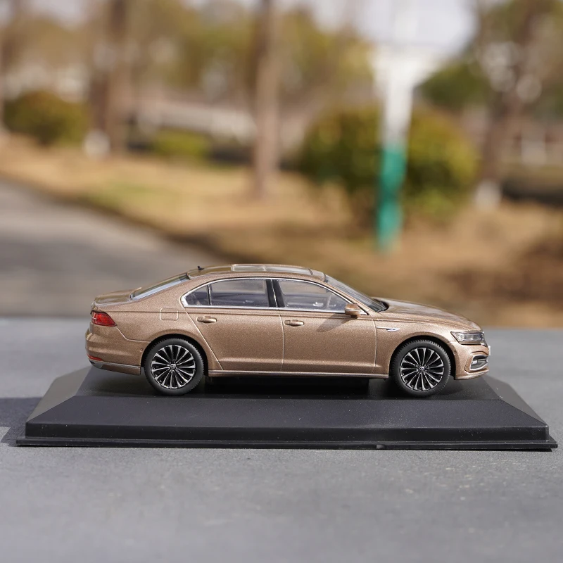 1:43 Scale Phideon Alloy Car Model 4 1:43 Scale Phideon Alloy Car Model - Image 4