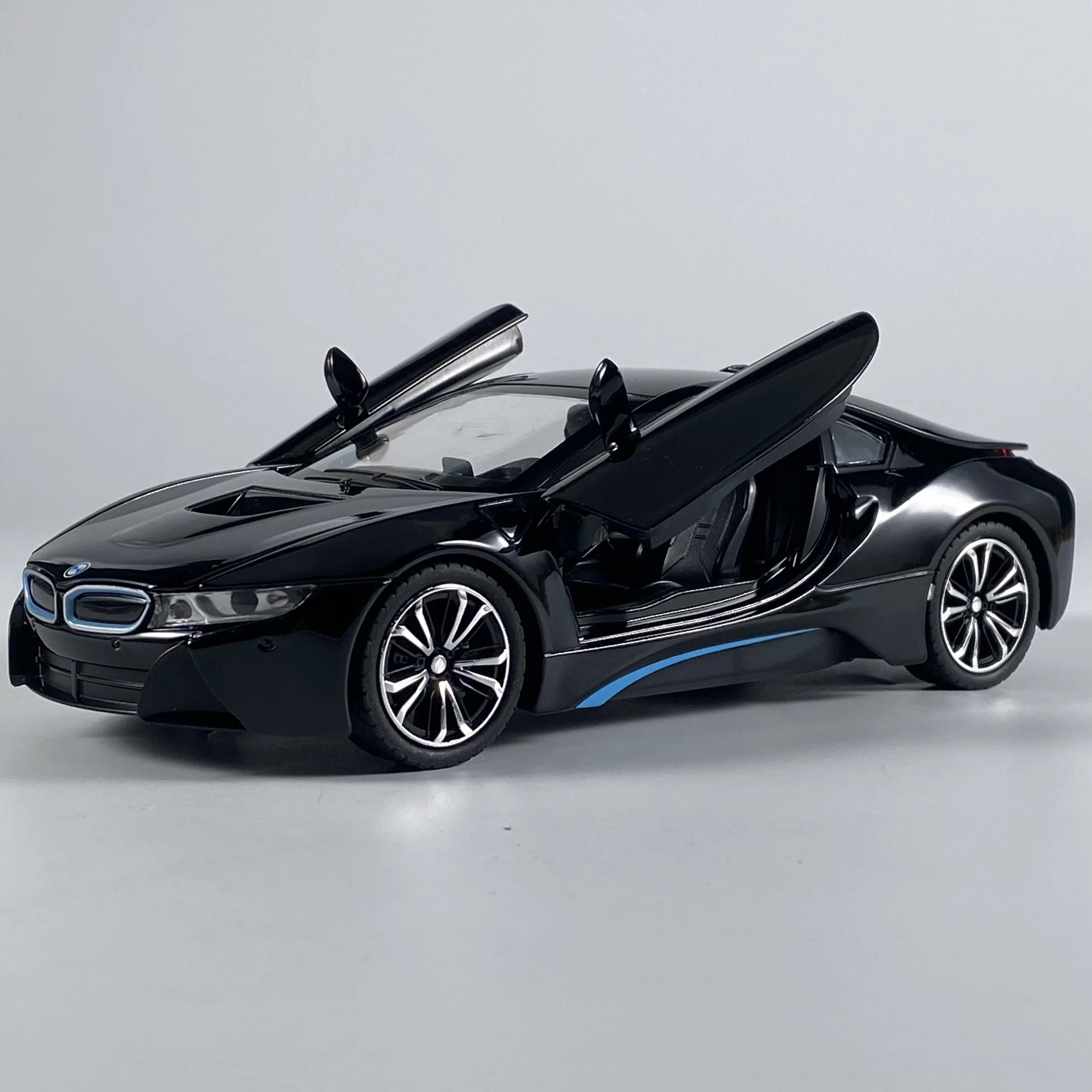BMW I8 Super Hybrid Coupe Diecast Model 1:22 10 BMW I8 Super Hybrid Coupe Diecast Model 1:22 - Image 10