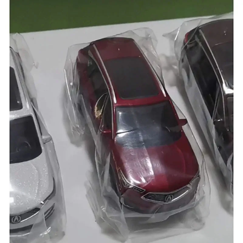 Acura RDX 1:64 Scale Diecast Model Set 2 Acura RDX 1:64 Scale Diecast Model Set - Image 2