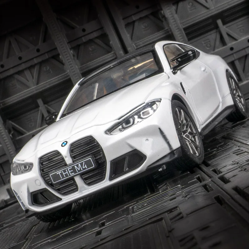 BMW M4 G82 1:24 Diecast Model with Lights 8 BMW M4 G82 1:24 Diecast Model with Lights - Image 8