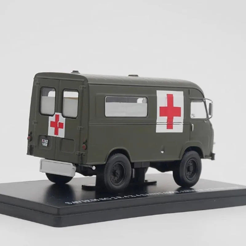 1:43 Scale French Military Ambulance Model 4 1:43 Scale French Military Ambulance Model - Image 4