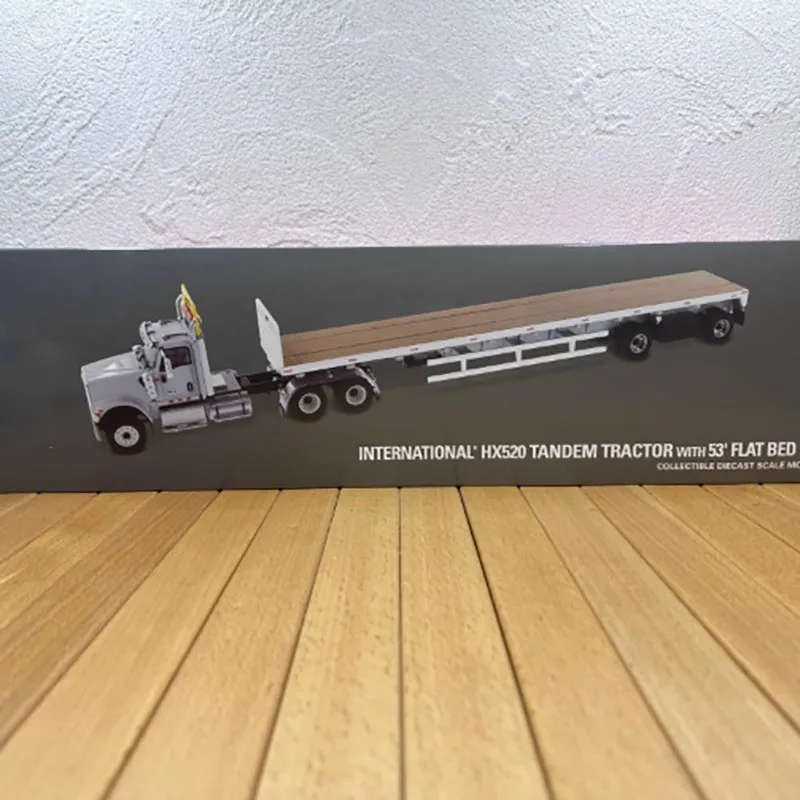 1:50 Scale Truck and Flatbed Trailer Model 4 1:50 Scale Truck and Flatbed Trailer Model - Image 4