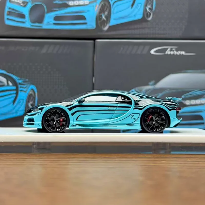 1:64 Scale Bugatti Chiron Model in Turquoise 5 1:64 Scale Bugatti Chiron Model in Turquoise - Image 5