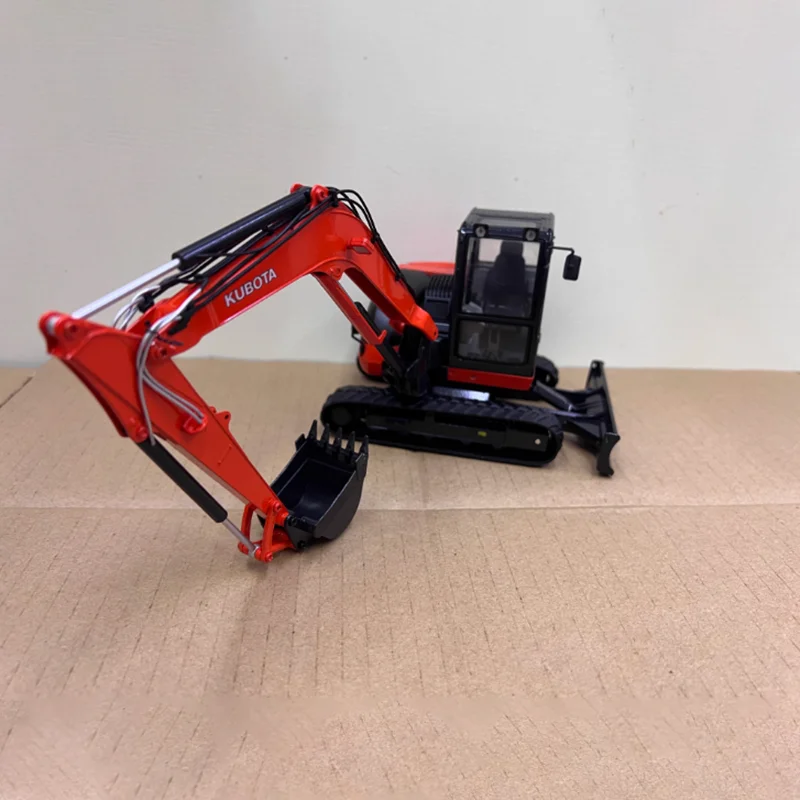 Kubota KX 080-4 Crawler Excavator Model 1:24 4 Kubota KX 080-4 Crawler Excavator Model 1:24 - Image 4