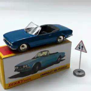 DINKY TOYS 1:43 Peugeot 504 Cabriolet Model 13 S7ce6a8e0d4fd4ec5ba8767b06914bc88e