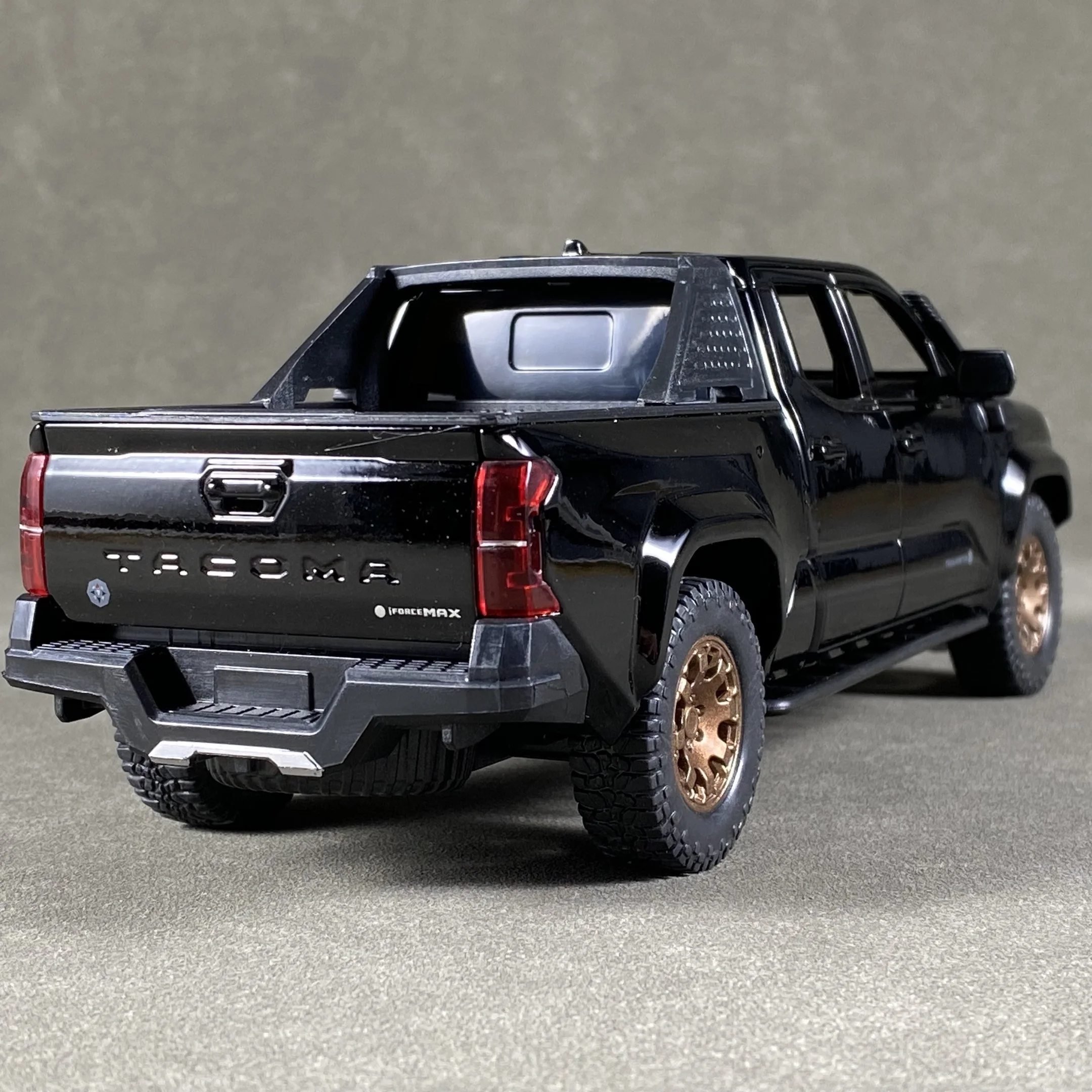 1/24 Toyota Tacoma Urban Edition Model SUV 4 1/24 Toyota Tacoma Urban Edition Model SUV - Image 4