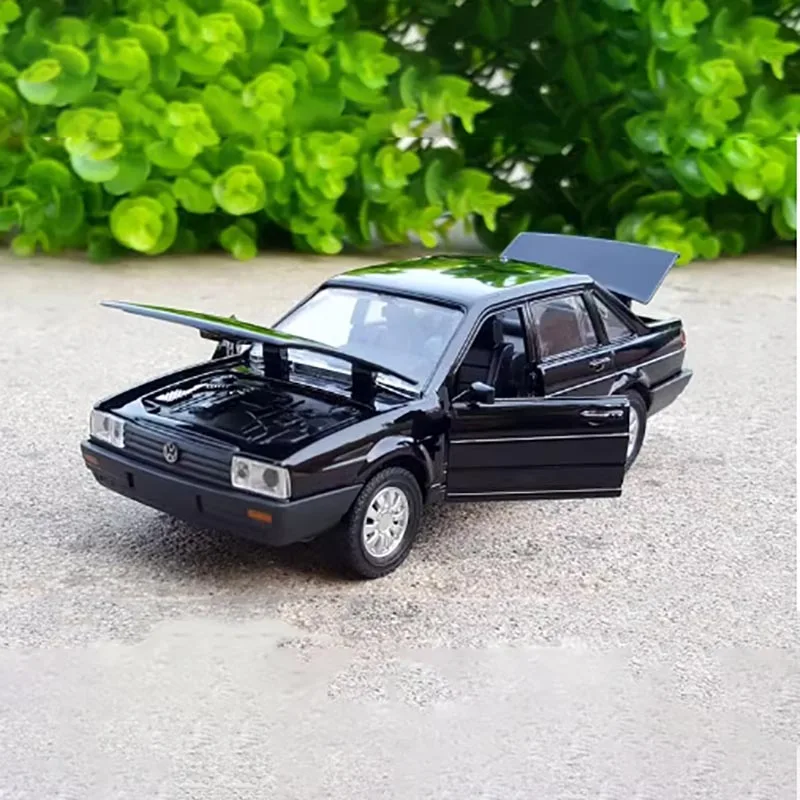 1:32 Scale Santana Diecast Model Car 5 1:32 Scale Santana Diecast Model Car - Image 5