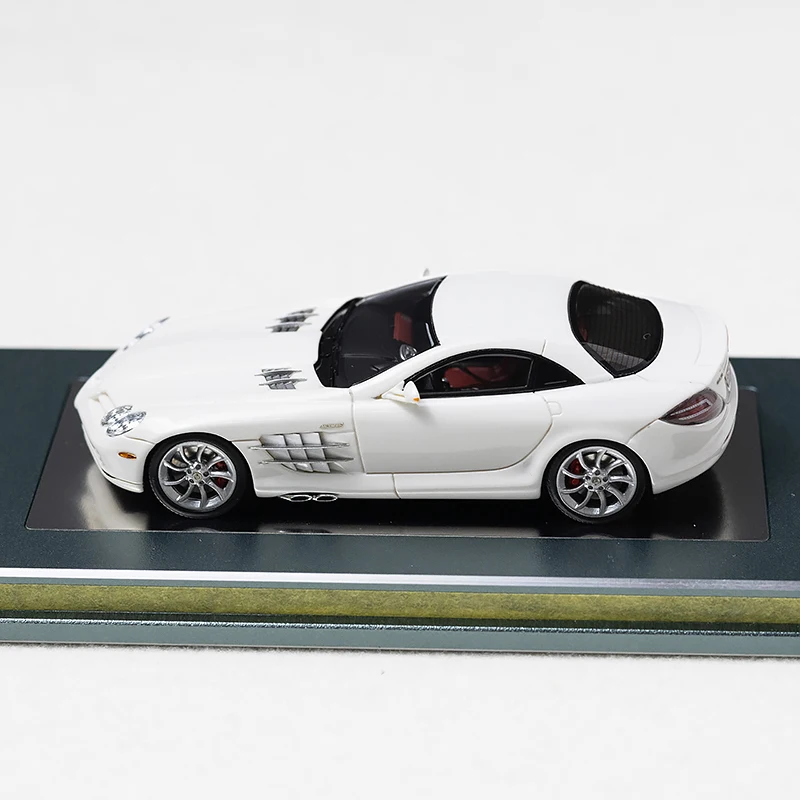 T.Master 1:64 SLR Hardtop Diecast Model 2 T.Master 1:64 SLR Hardtop Diecast Model - Image 2