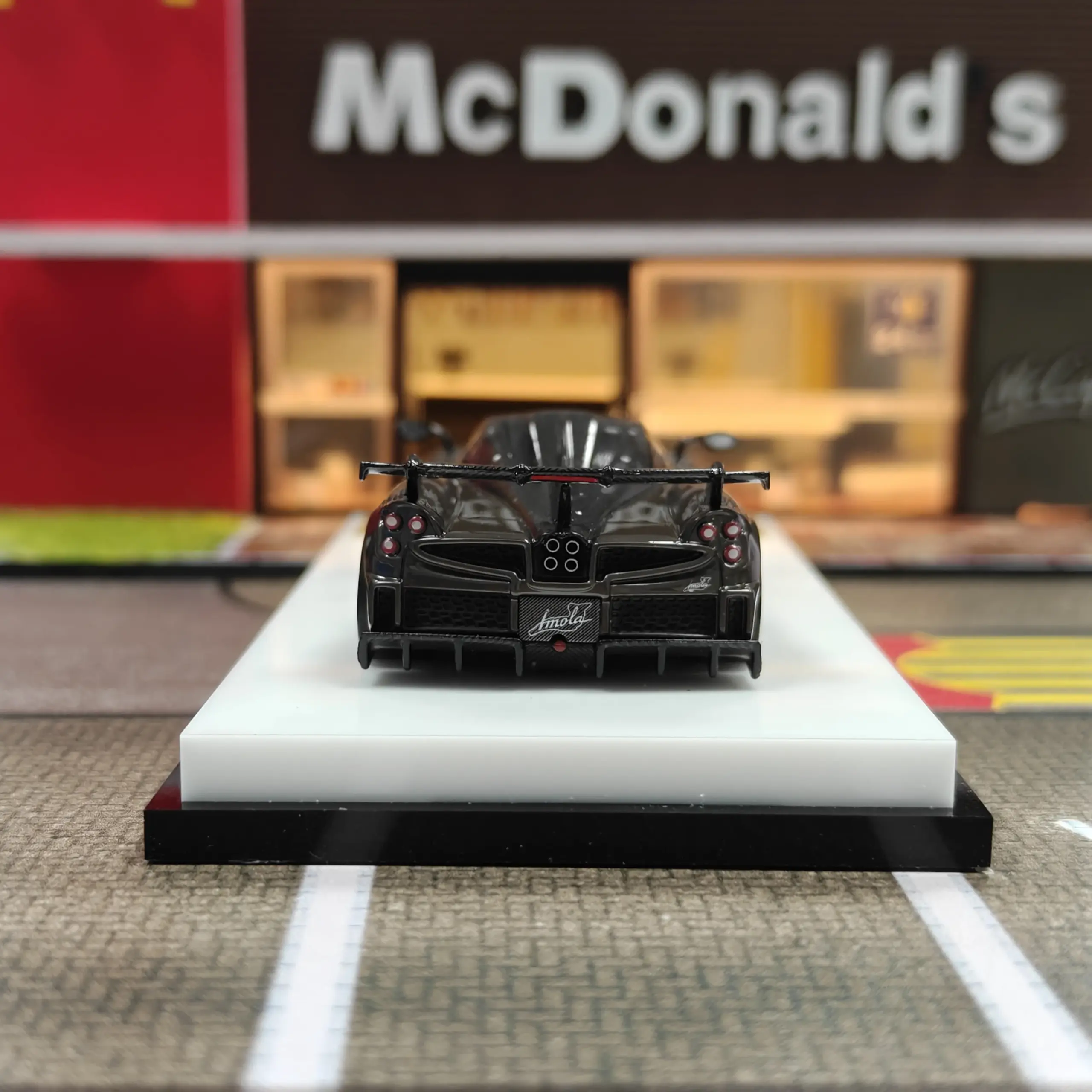 1:64 Imola Grey Carbon Fiber Racing Car Model 4 1:64 Imola Grey Carbon Fiber Racing Car Model - Image 4