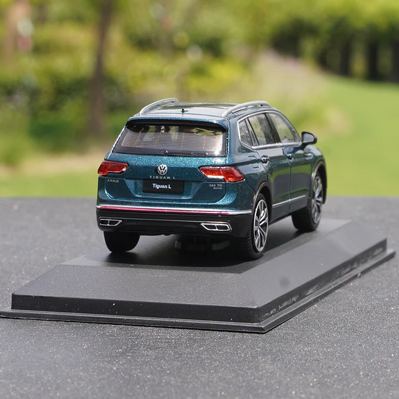 2022 Volkswagen Tiguan 1:43 Scale Model SUV 4 2022 Volkswagen Tiguan 1:43 Scale Model SUV - Image 4