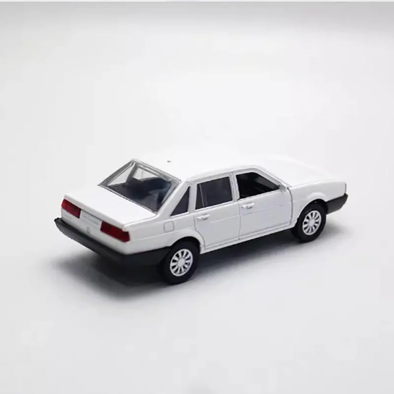 Diecast 1:32 Scale Santana Model Car 6 Diecast 1:32 Scale Santana Model Car - Image 6