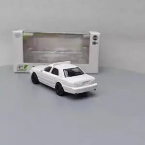 2001 Ford Crown Victoria Interceptor Diecast Model 8 S84e7345570594016a4360bfd84f4943ar
