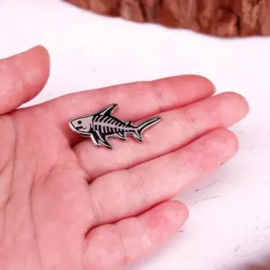 Shark Skeleton Punk Gothic Brooch Badge 8 S85ad28c1e3ba402da1ec7053ed20f3a8m