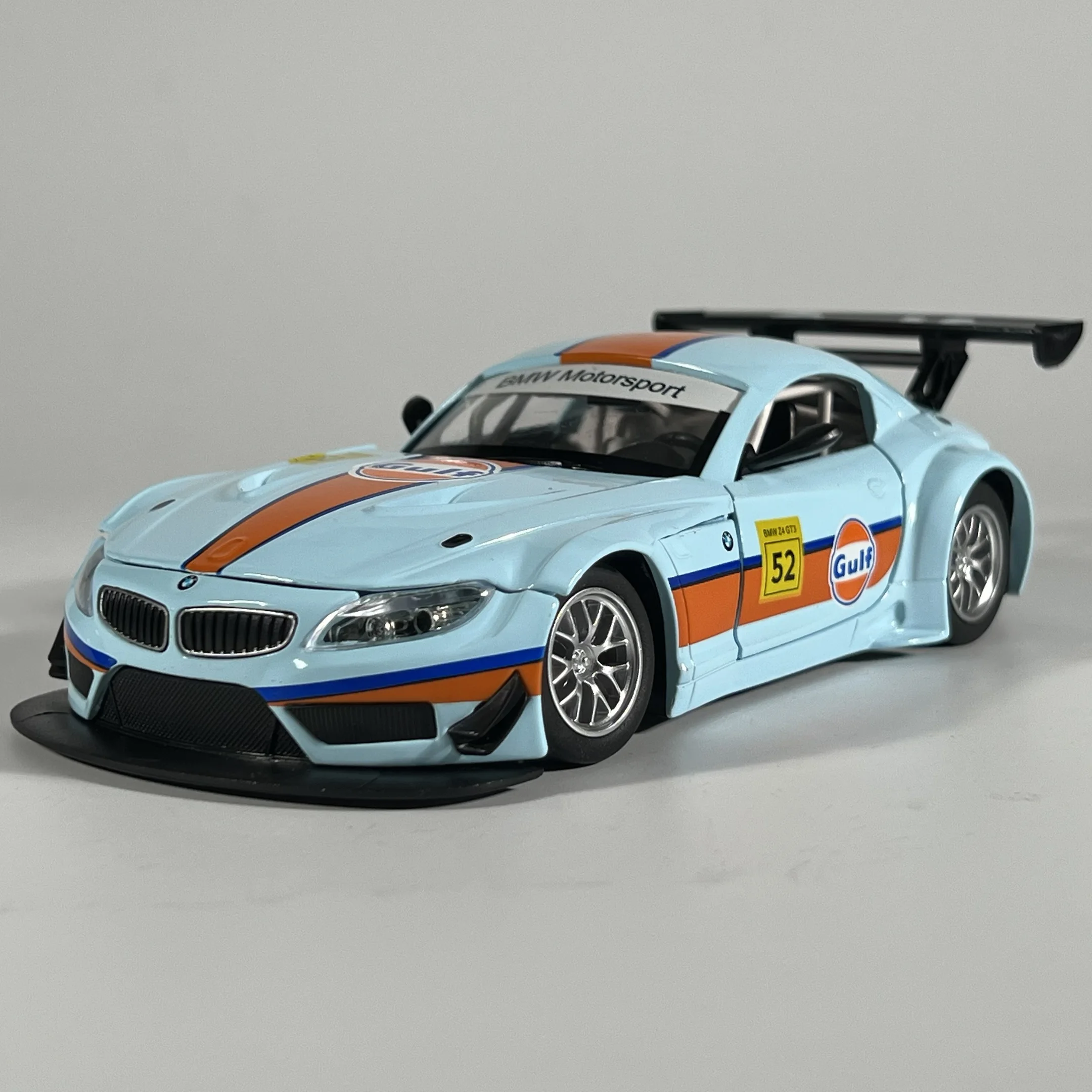 BMW Z4 GT3 1:24 Scale Diecast Model 3 BMW Z4 GT3 1:24 Scale Diecast Model - Image 3