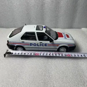 1/18 Scale Renault 19 Police Car Model 11 S86966b131c21400c877563f4f377acc2c