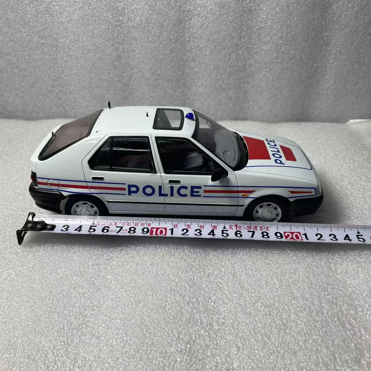 1/18 Scale Renault 19 Police Car Model 6 1/18 Scale Renault 19 Police Car Model - Image 6