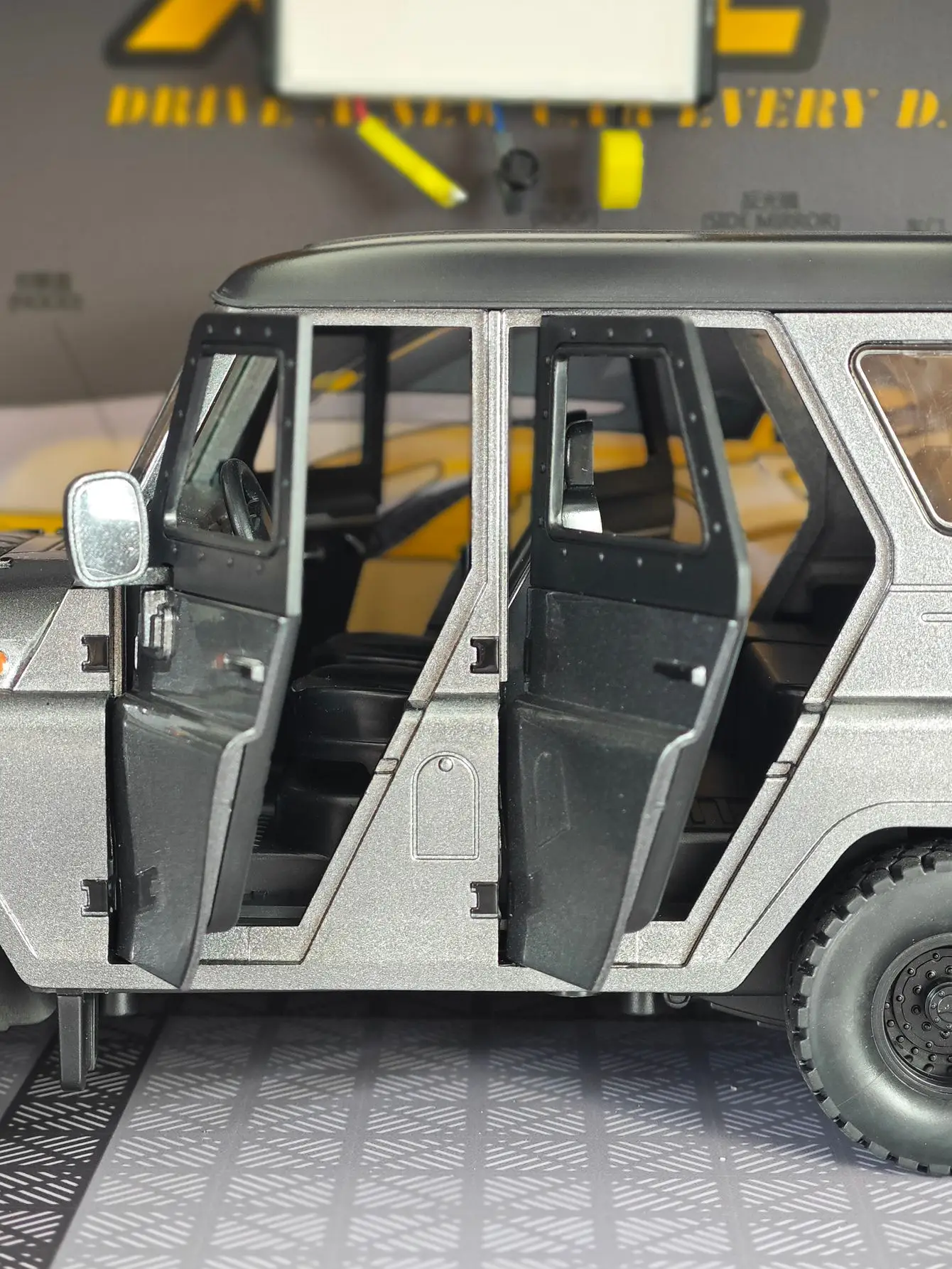 1:18 Scale Diecast Off-Road Vehicle Model 6 1:18 Scale Diecast Off-Road Vehicle Model - Image 6