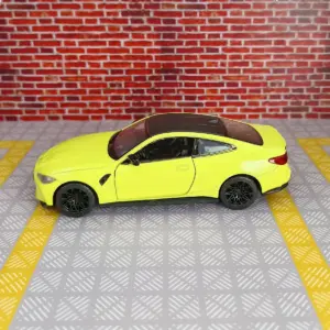 1/32 Scale BMW M4 G82 Diecast Model Car 15 S8a2833124609459a81340bee89e90aeff