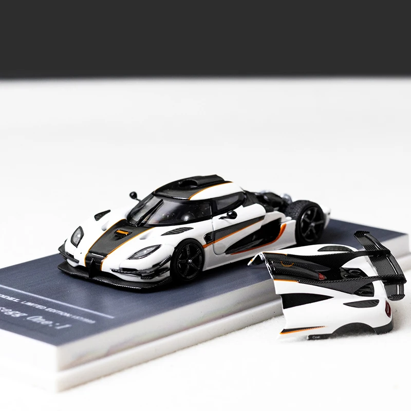 MJ 1/64 ONE:1 Diecast Supercar Model Set 3 MJ 1/64 ONE:1 Diecast Supercar Model Set - Image 3