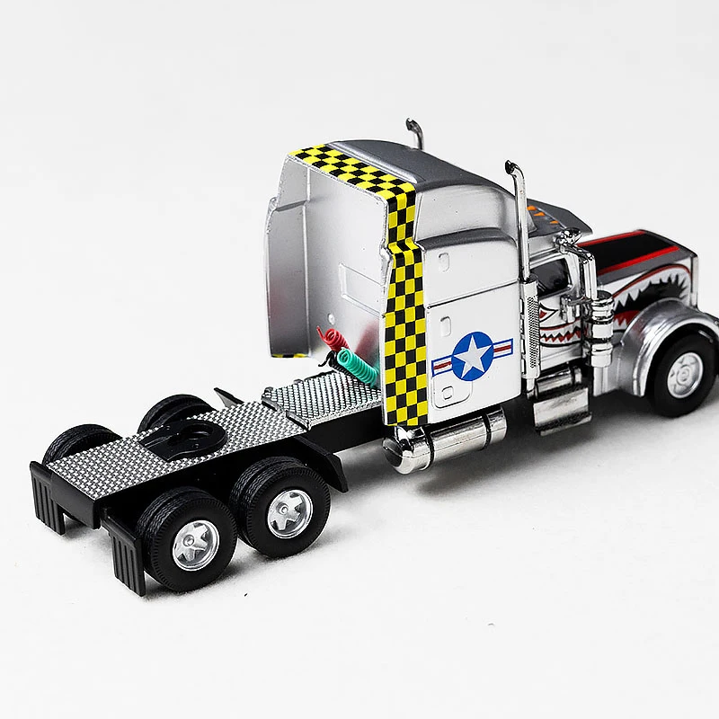 Peterbilt Alloy Semi-Trailer Head 1:64 Model 5 Peterbilt Alloy Semi-Trailer Head 1:64 Model - Image 5