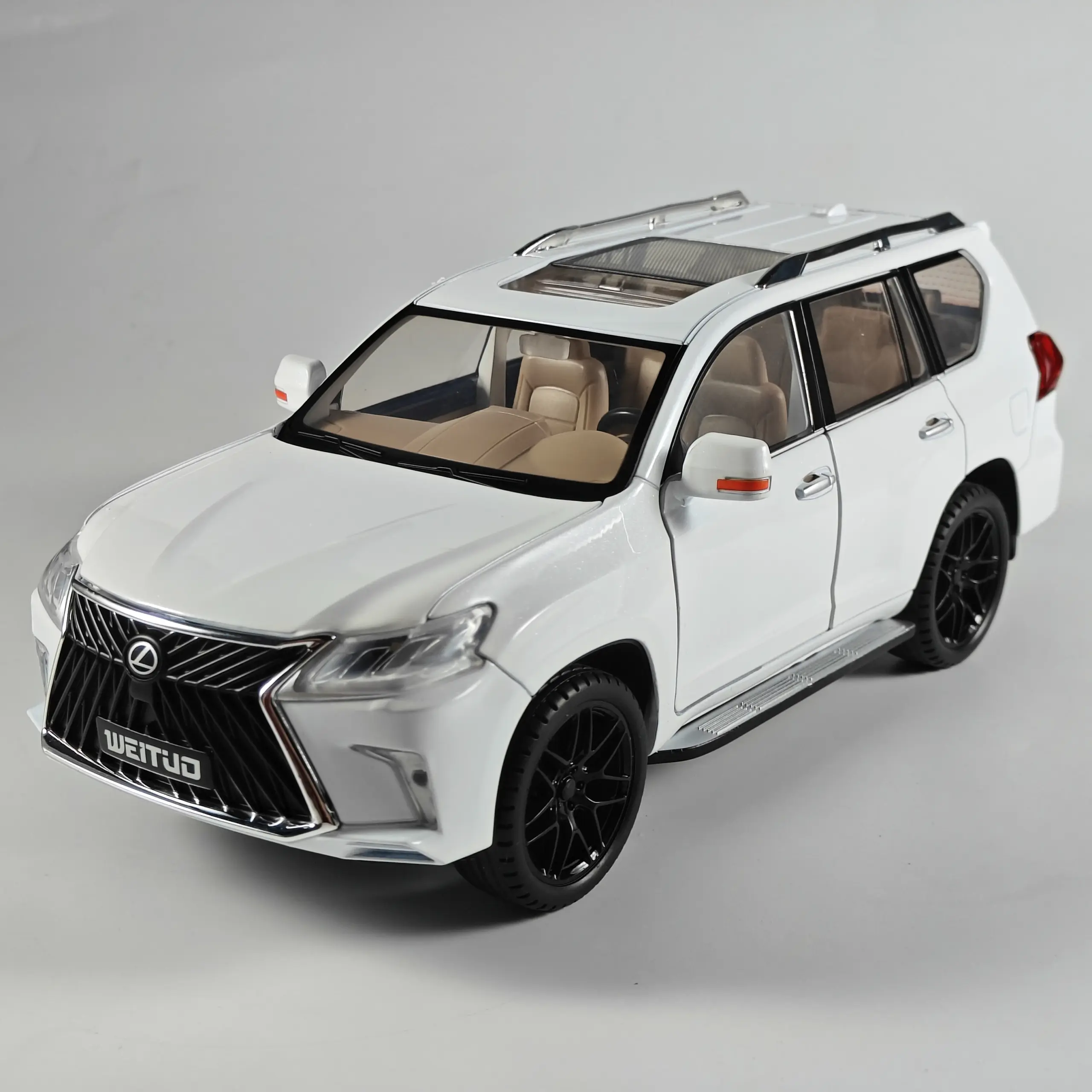 Lexus LX570 1:18 Diecast Model SUV Collector's Item 3 Lexus LX570 1:18 Diecast Model SUV Collector's Item - Image 3