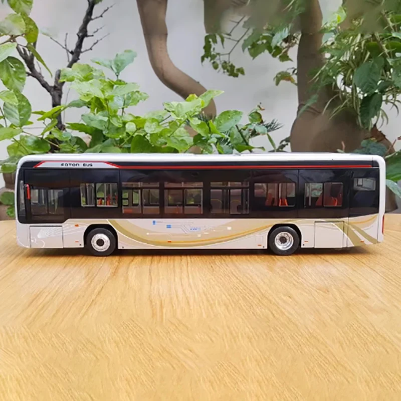 Foton Ouhui BJ6129EVCA 1:36 Diecast Model Bus 4 Foton Ouhui BJ6129EVCA 1:36 Diecast Model Bus - Image 4