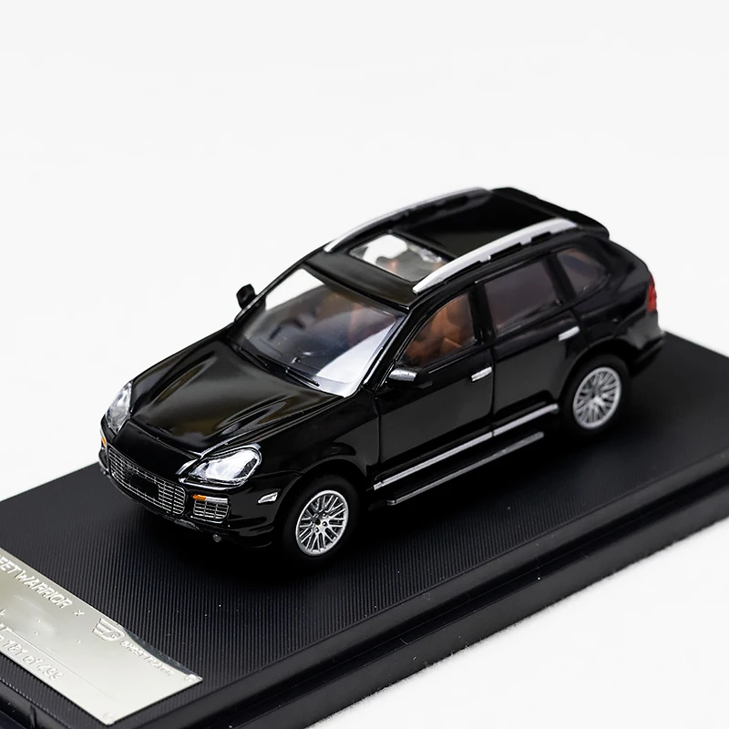 Cayenne Turbo S 1:64 Scale Diecast Models Set 5 Cayenne Turbo S 1:64 Scale Diecast Models Set - Image 5