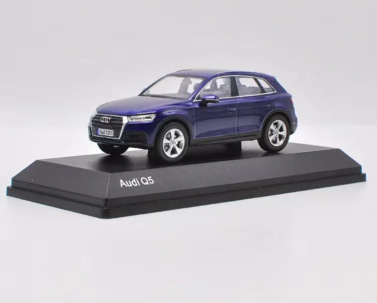 Audi Q5 1/43 Scale Diecast Model Black 5 Audi Q5 1/43 Scale Diecast Model Black - Image 5